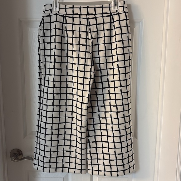 Wide leg white and black trousers - Picture 4 of 4